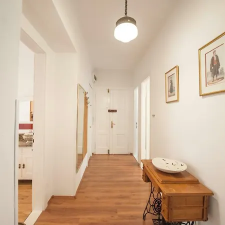 Appartamento Center With A Garden View *